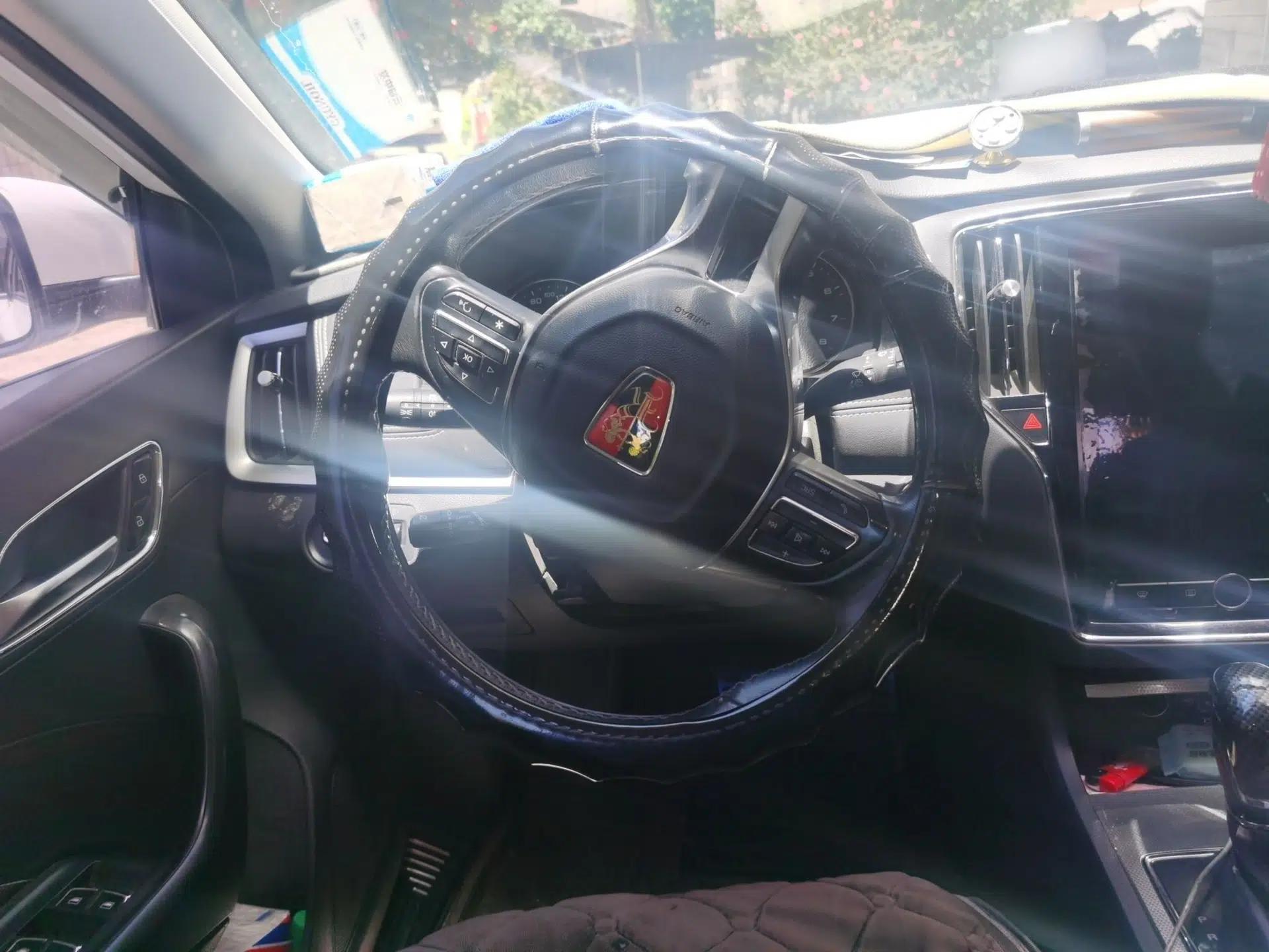 Roewe i6 2017 16T Automatic Connected Smart Edition — миниатюра 11