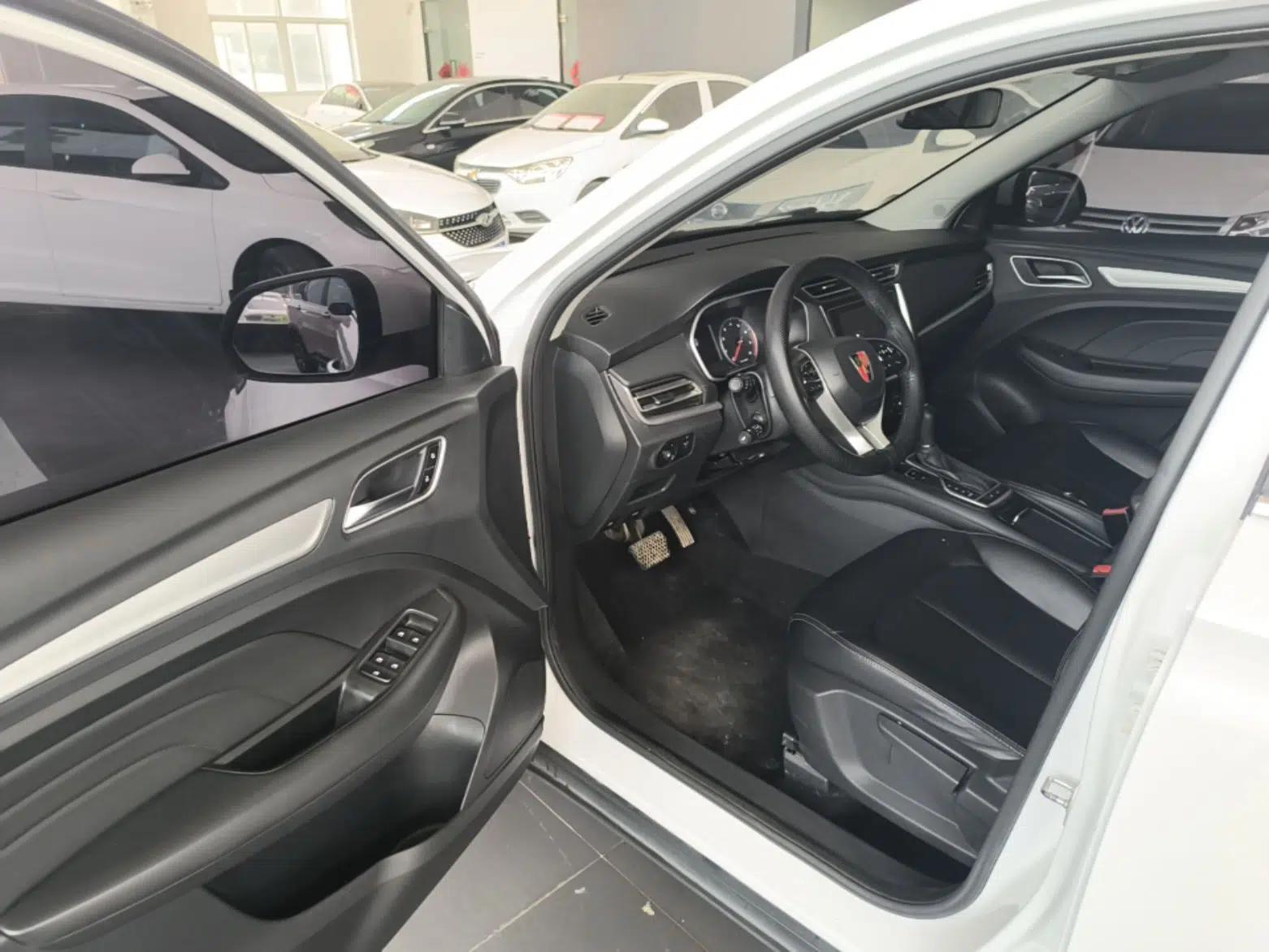 Roewe RX3 2020 1.6L CVT 4G Connected Ultra-Fun Elite Edition — миниатюра 18