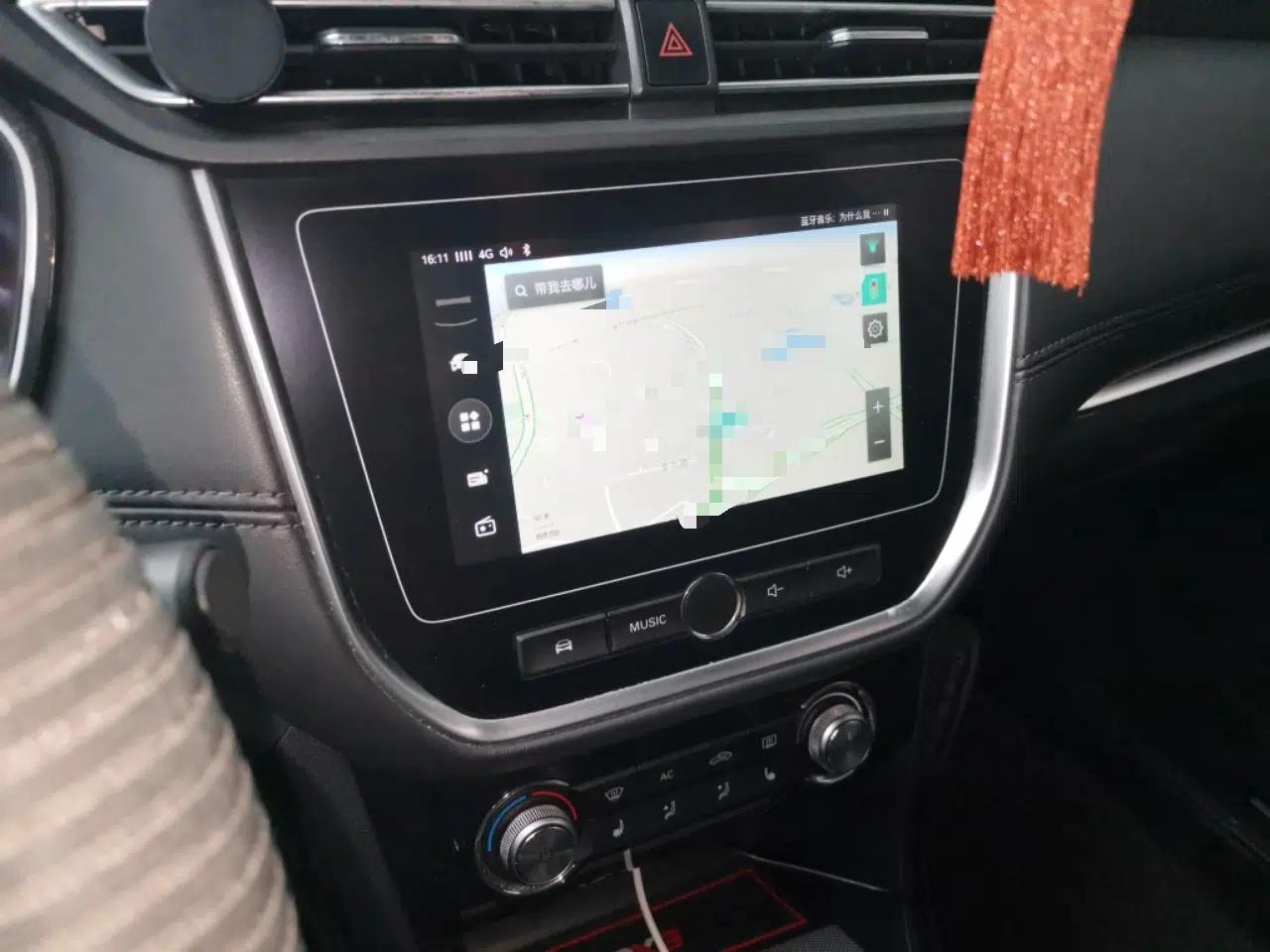 Roewe RX3 2018 1.6L Manual Internet Smart Edition — миниатюра 14