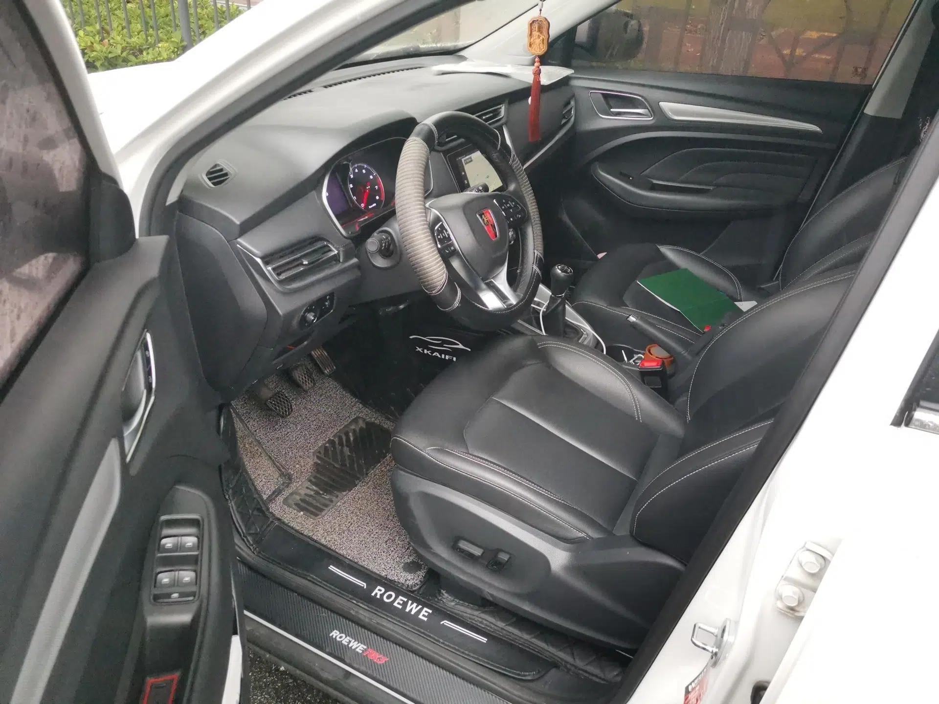 Roewe RX3 2018 1.6L Manual Internet Smart Edition — миниатюра 17