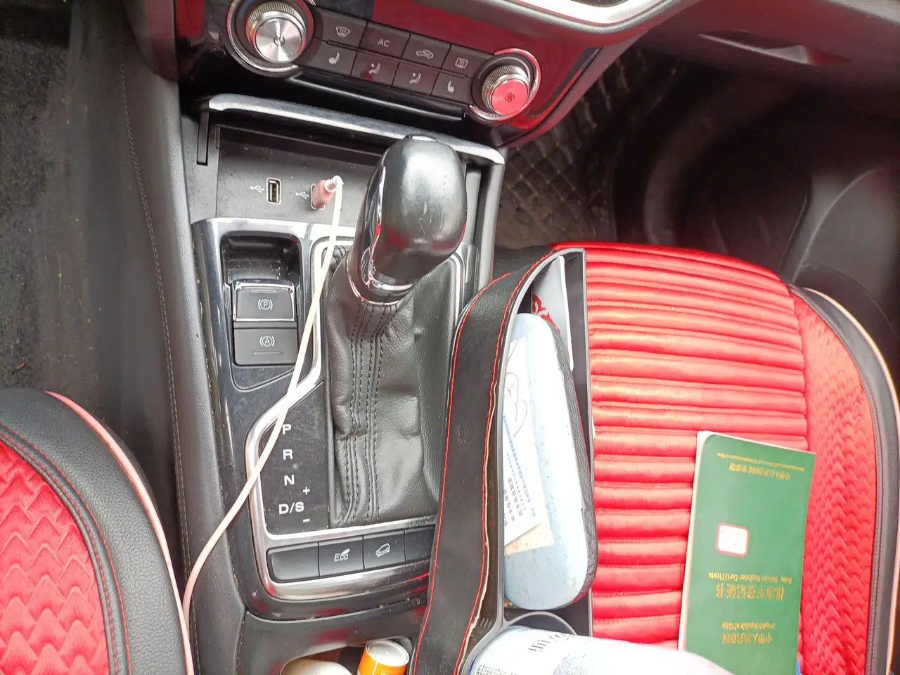 Roewe RX3 2018 1.6L CVT Flagship Edition — миниатюра 15