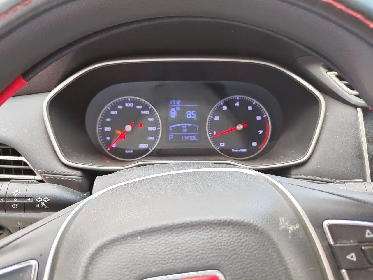 Roewe RX3 2020 1.6L CVT 4G Connected Ultra-Fun Elite Edition — миниатюра 12