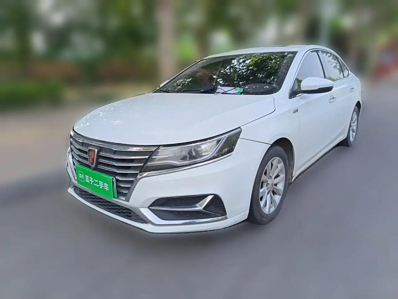 Roewe i6 New Energy 2017 45T Hybrid Connect & Smart Enjoyment Edition — миниатюра 1