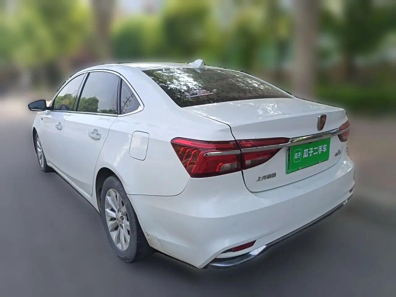 Roewe i6 New Energy 2017 45T Hybrid Connect & Smart Enjoyment Edition — миниатюра 4