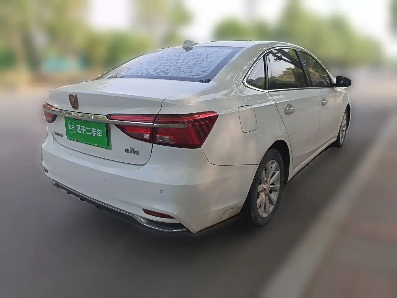 Roewe i6 New Energy 2017 45T Hybrid Connect & Smart Enjoyment Edition — миниатюра 6