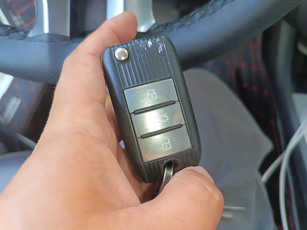 Roewe i6 New Energy 2017 45T Hybrid Connect & Smart Enjoyment Edition — миниатюра 9