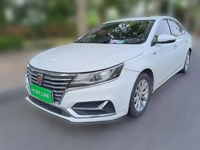 Roewe i6 New Energy 2017 45T Hybrid Connect & Smart Enjoyment Edition