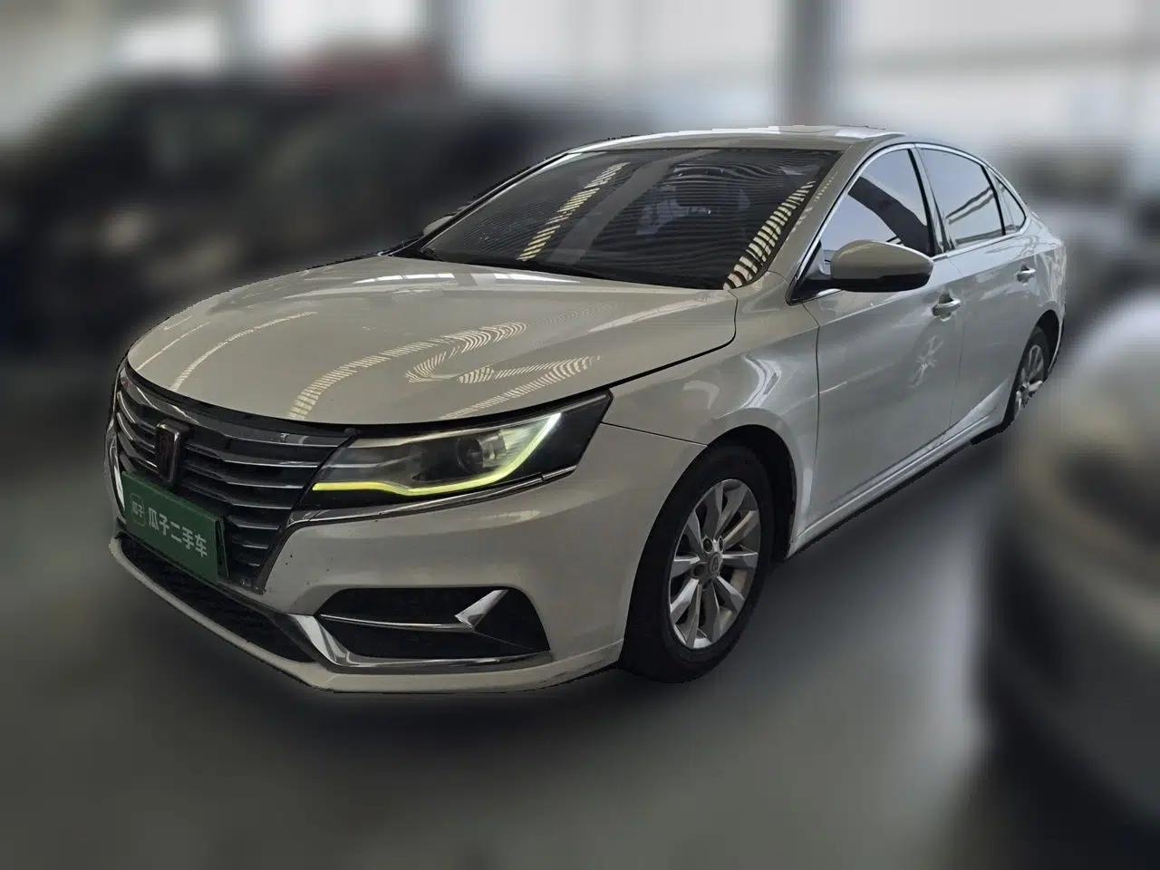 Roewe i6 New Energy 2017 45T Hybrid Connect & Smart Enjoyment Edition — миниатюра 1