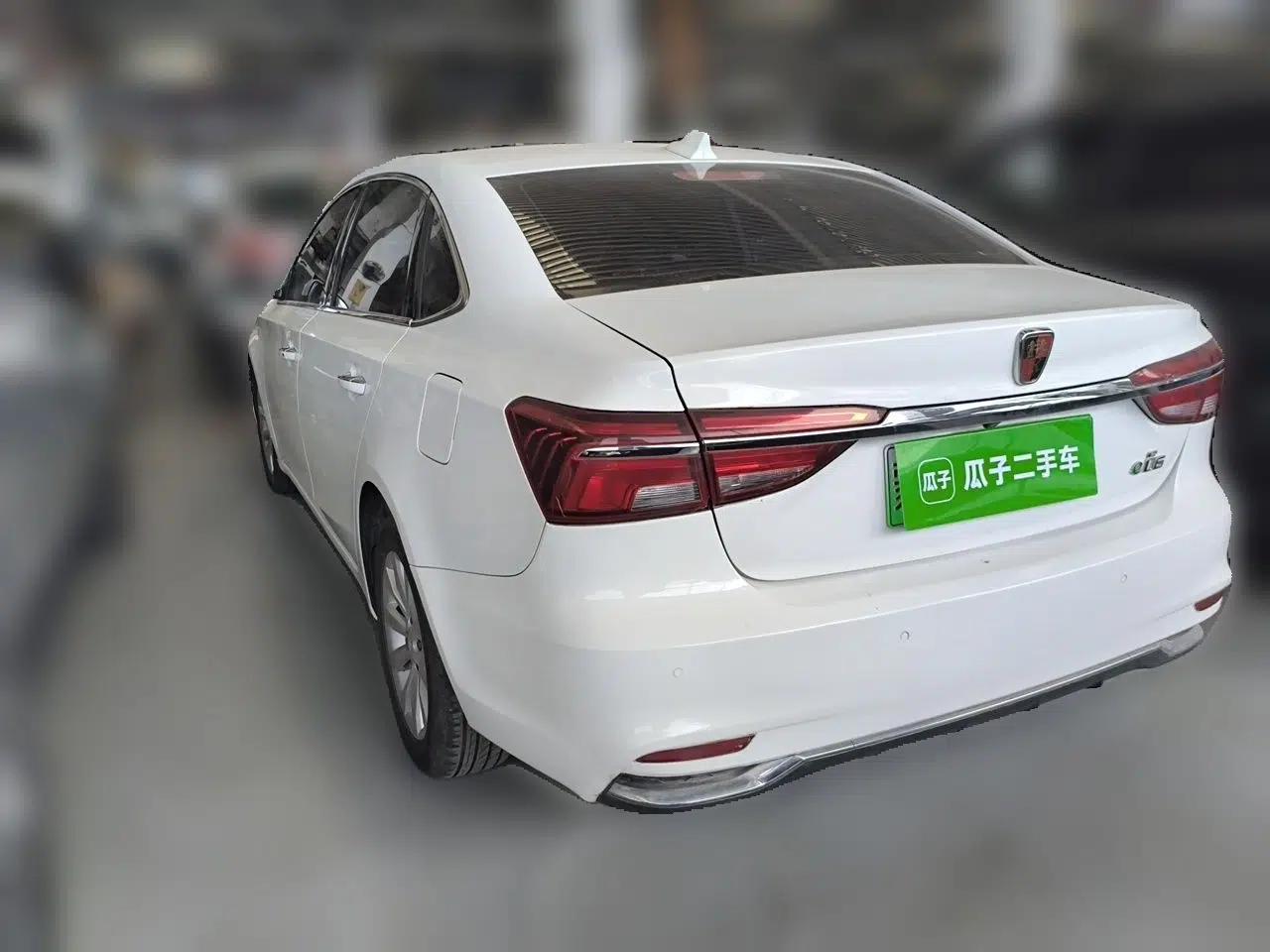 Roewe i6 New Energy 2017 45T Hybrid Connect & Smart Enjoyment Edition — миниатюра 4