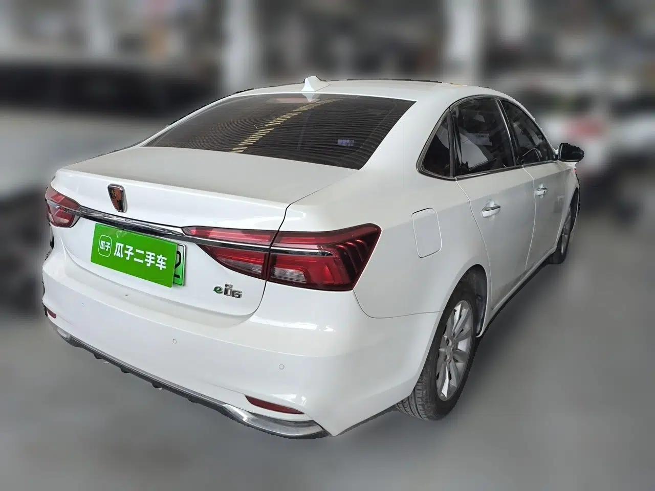 Roewe i6 New Energy 2017 45T Hybrid Connect & Smart Enjoyment Edition — миниатюра 6