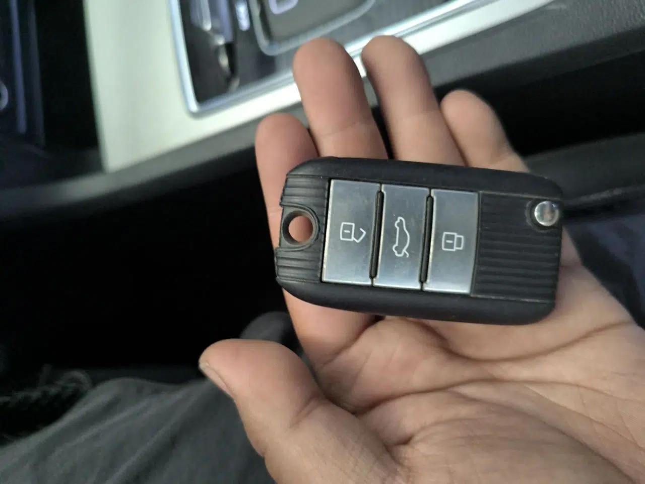 Roewe i6 New Energy 2017 45T Hybrid Connect & Smart Enjoyment Edition — миниатюра 9