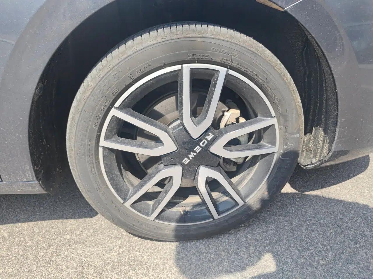Roewe D6 2025 520km Luxury Edition — миниатюра 8