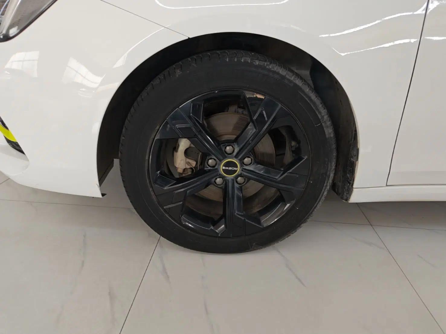 Roewe i6 MAX 2020 300TGI Automatic Supreme Edition with Cool Sunroof and Advanced Driving Features — миниатюра 8
