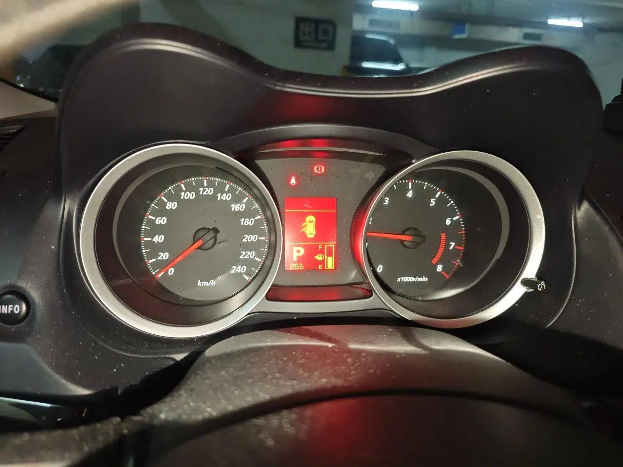 Mitsubishi Lancer EX 2012 Chasing Edition 1.8L CVT Luxury Model — миниатюра 12