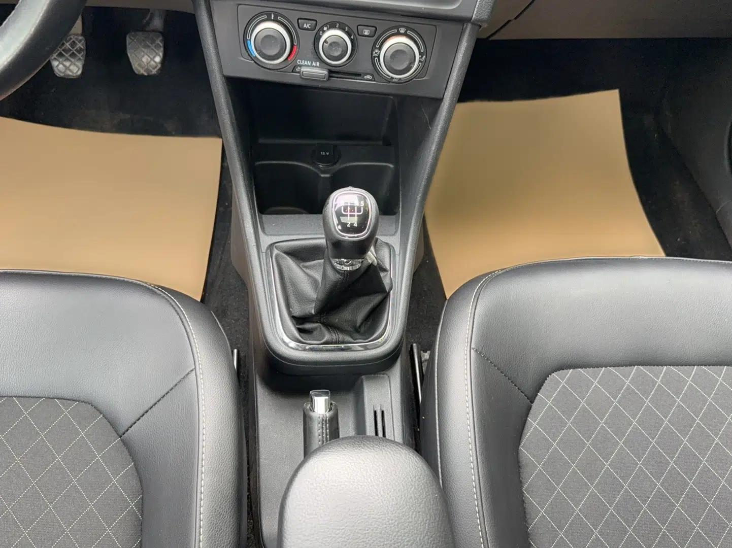 Skoda Rapid Spaceback 2018 1.6L Manual Comfort Edition — миниатюра 16