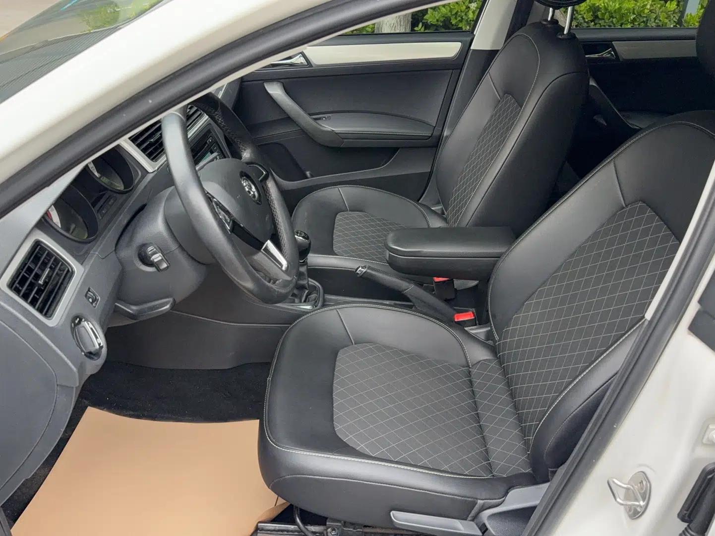 Skoda Rapid Spaceback 2018 1.6L Manual Comfort Edition — миниатюра 17