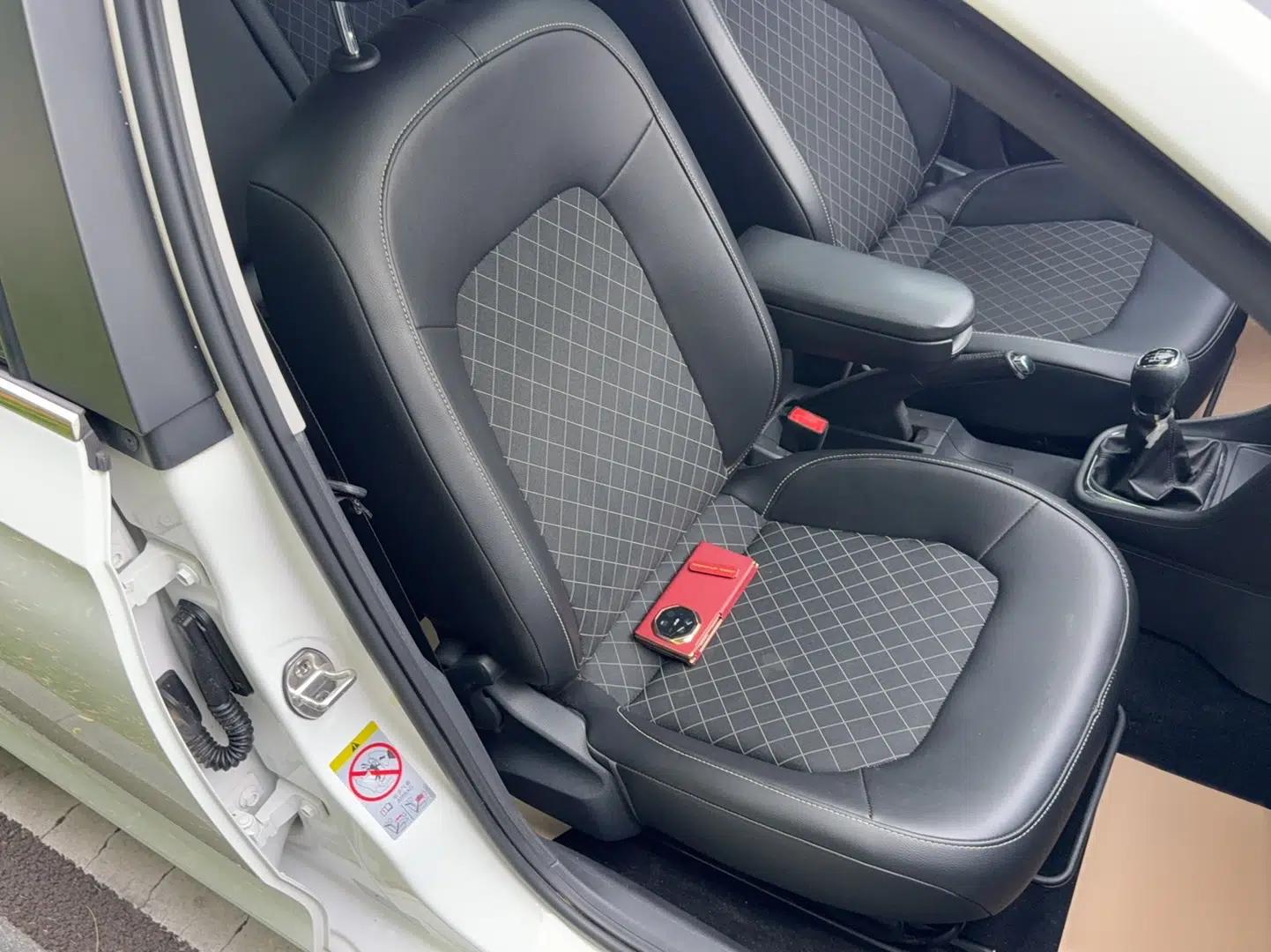 Skoda Rapid Spaceback 2018 1.6L Manual Comfort Edition — миниатюра 23