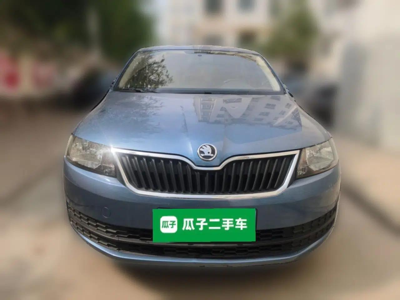 Skoda Rapid Spaceback 2014 1.6L Automatic Enjoyment Edition — миниатюра 2