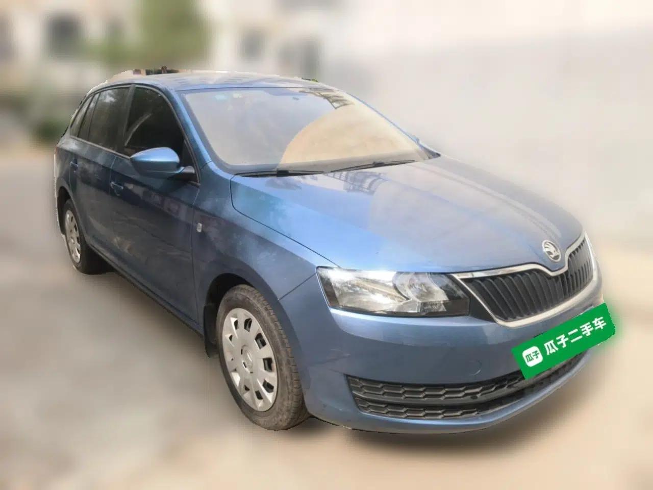 Skoda Rapid Spaceback 2014 1.6L Automatic Enjoyment Edition — миниатюра 3