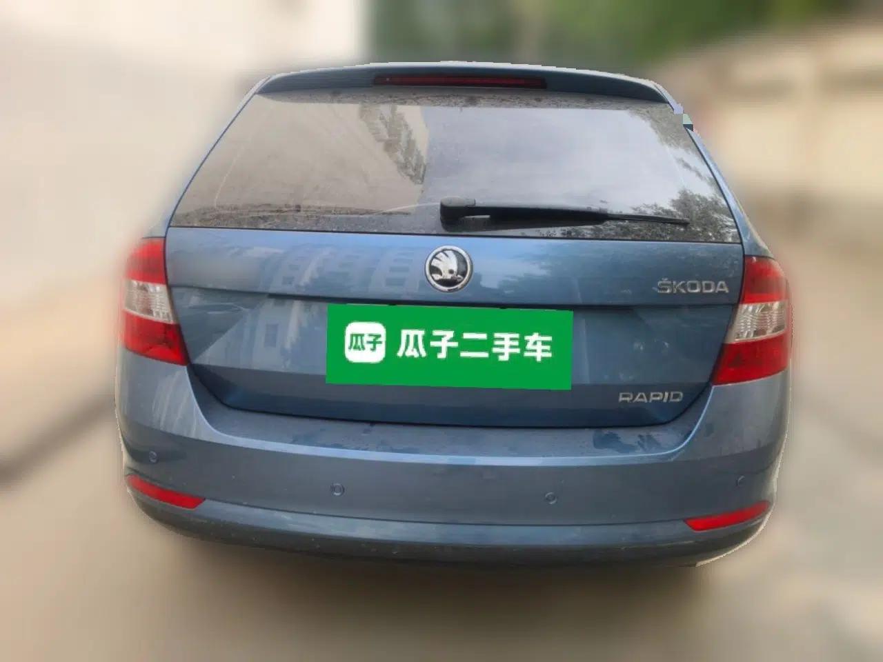 Skoda Rapid Spaceback 2014 1.6L Automatic Enjoyment Edition — миниатюра 5