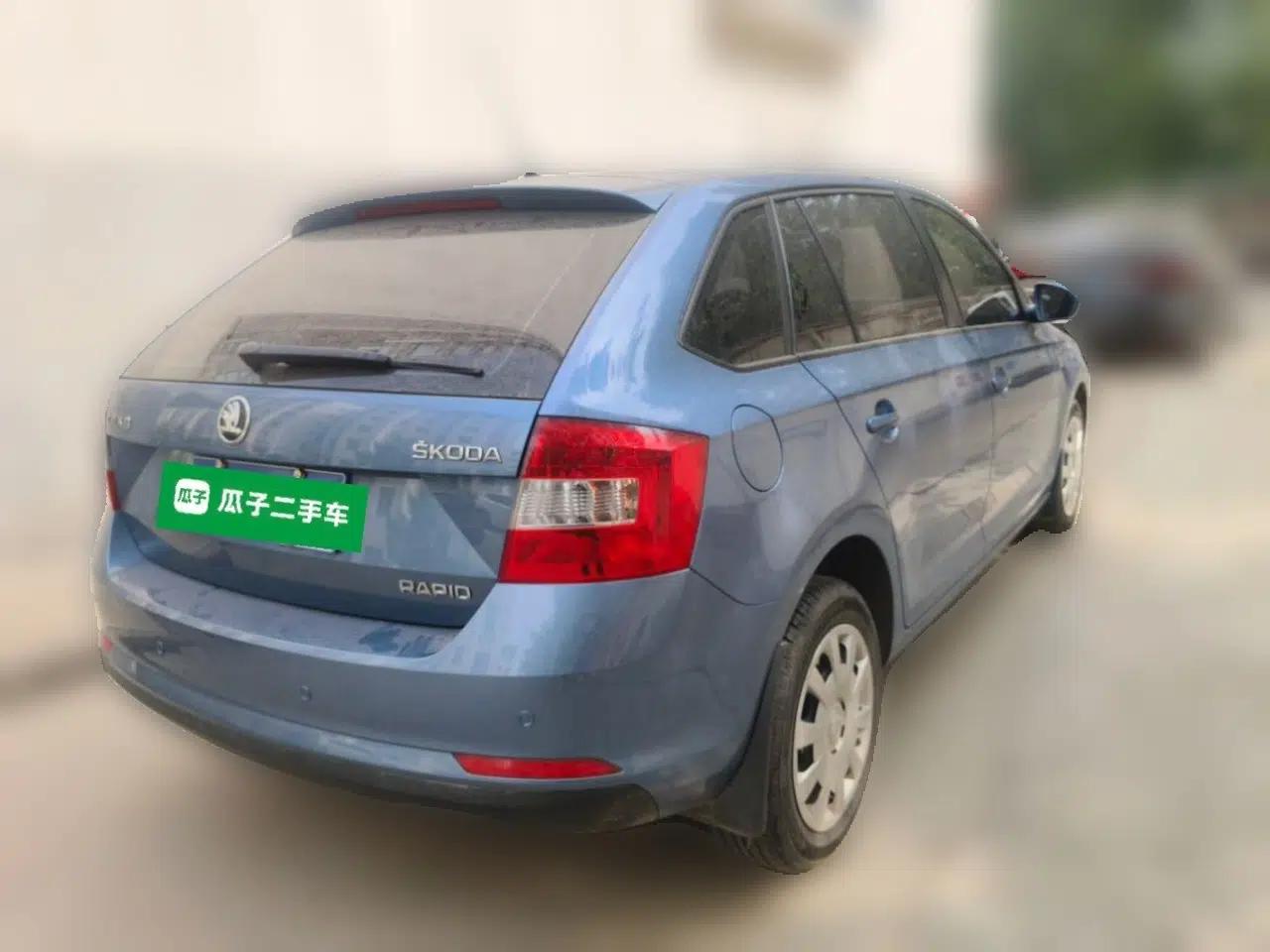 Skoda Rapid Spaceback 2014 1.6L Automatic Enjoyment Edition — миниатюра 6
