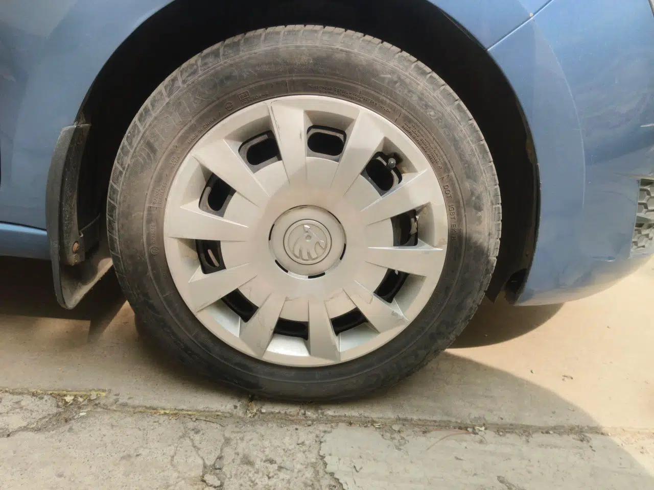 Skoda Rapid Spaceback 2014 1.6L Automatic Enjoyment Edition — миниатюра 8