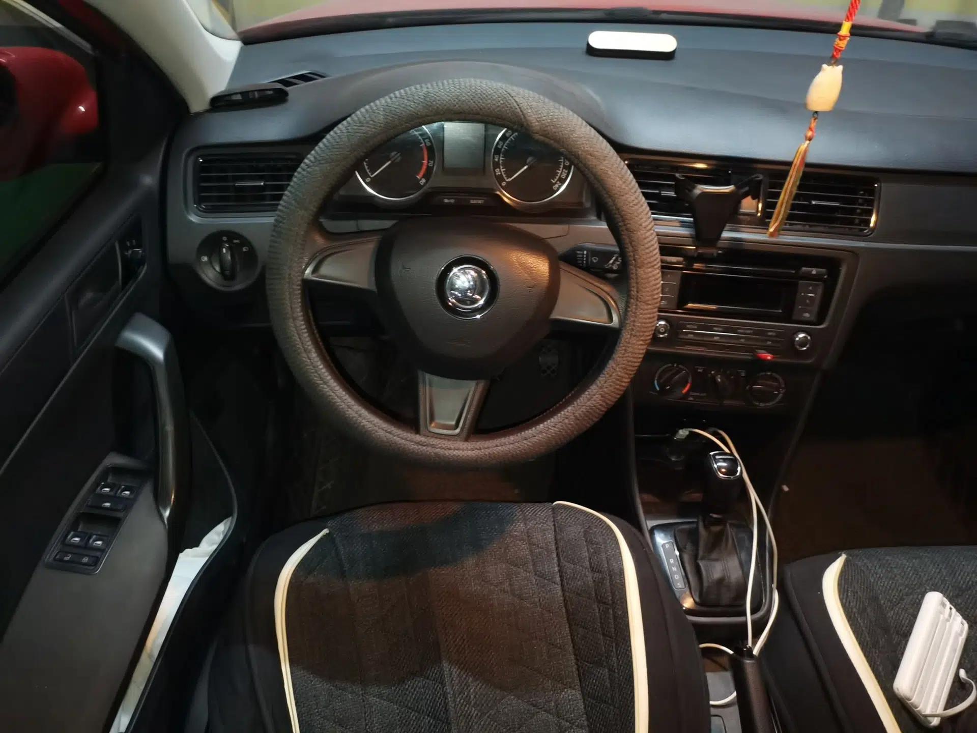Skoda Rapid Spaceback 2016 Revised Version 1.6L Automatic Front-Drive Edition — миниатюра 11