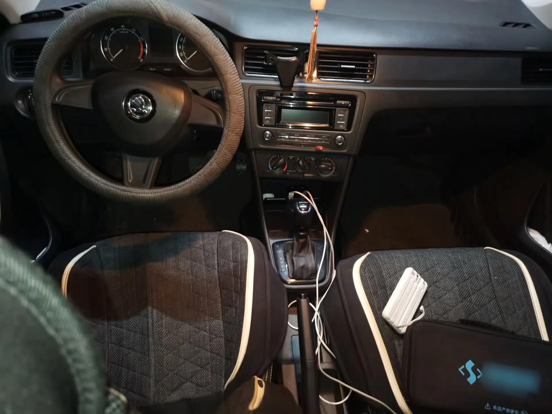 Skoda Rapid Spaceback 2016 Revised Version 1.6L Automatic Front-Drive Edition — миниатюра 10