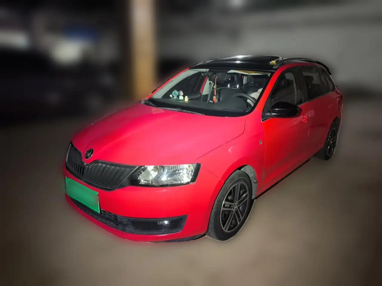 Skoda Rapid Spaceback 2014 1.6L Automatic Enjoyment Edition — миниатюра 1