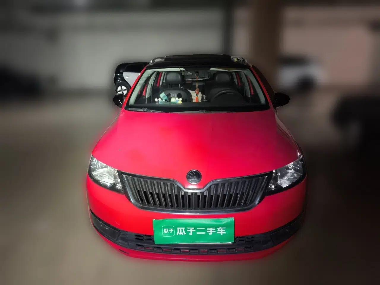 Skoda Rapid Spaceback 2014 1.6L Automatic Enjoyment Edition — миниатюра 2