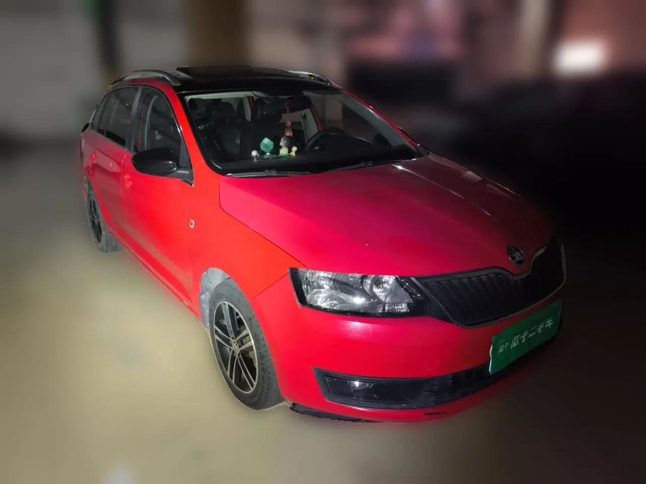 Skoda Rapid Spaceback 2014 1.6L Automatic Enjoyment Edition — миниатюра 3