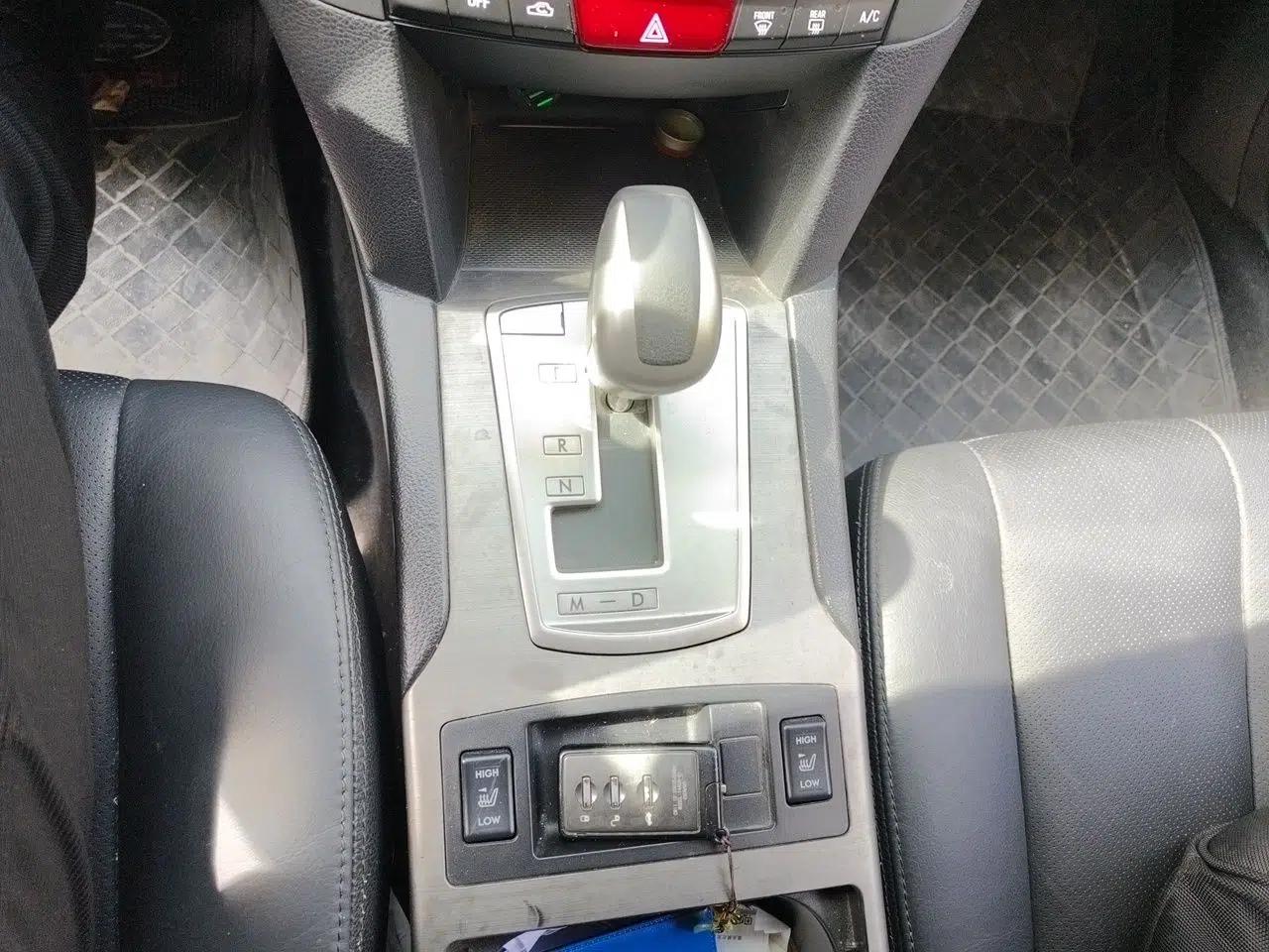 Subaru Outback 2011 2.5i Luxury Navigation Edition — миниатюра 15