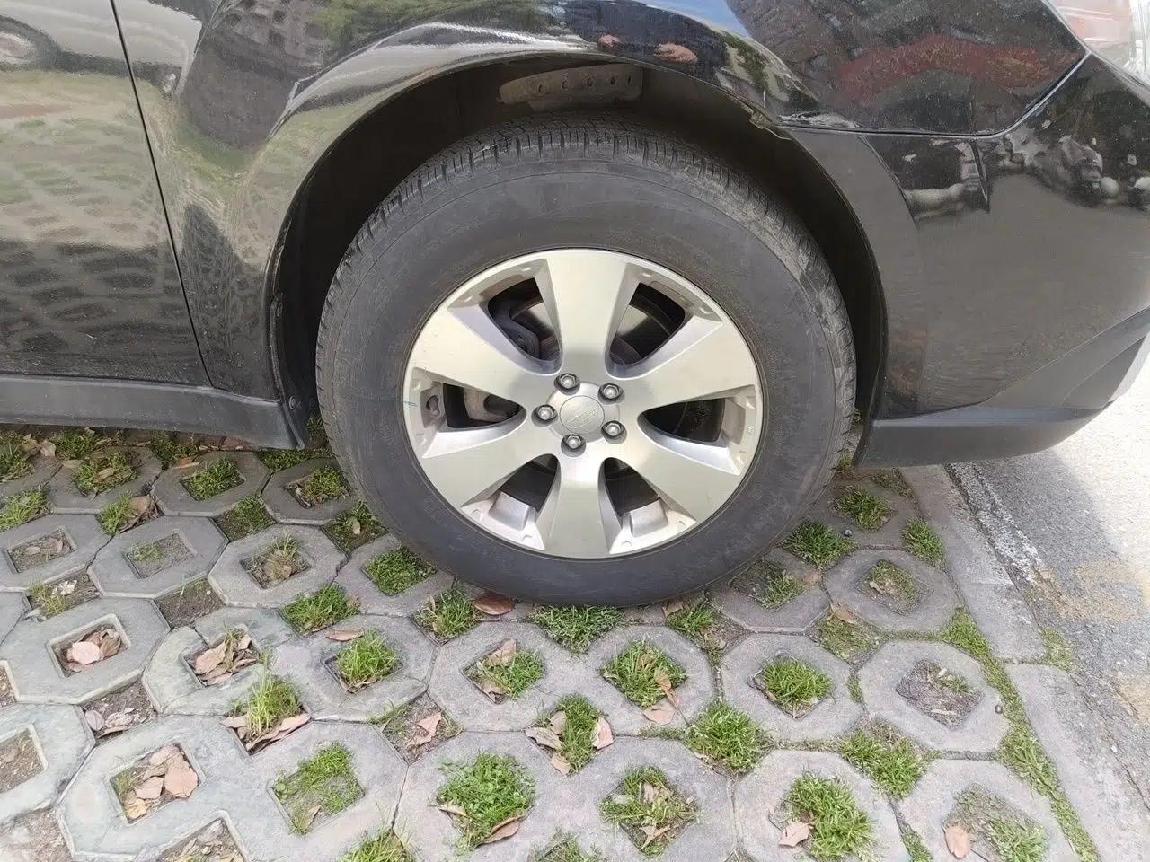 Subaru Outback 2011 2.5i Luxury Navigation Edition — миниатюра 8