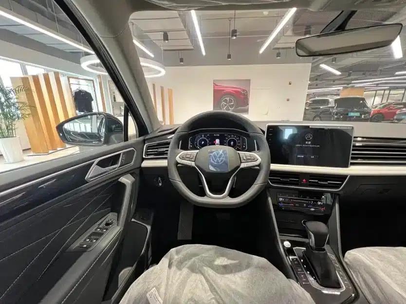 Tiguan L PHEV 2023 430PHEV Plug-in Hybrid Premium Edition — миниатюра 11