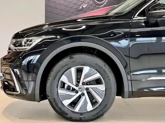 Tiguan L PHEV 2023 430PHEV Plug-in Hybrid Premium Edition — миниатюра 4