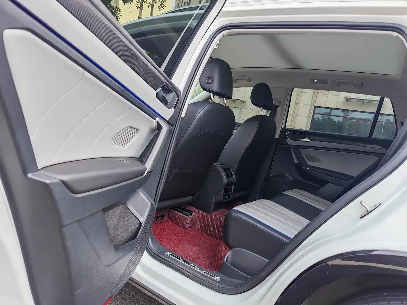 Tayron GTE Plug-in Hybrid 2023 280TSI Luxury Plus Advanced Edition — миниатюра 4