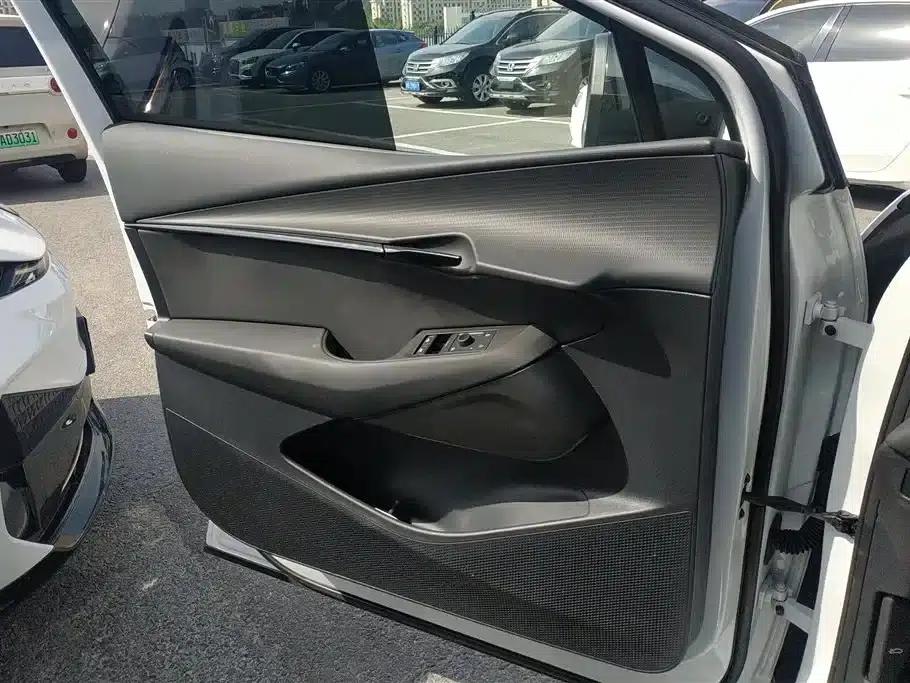 VW 06 2024 Facelift Pro Long Range Edition — миниатюра 7