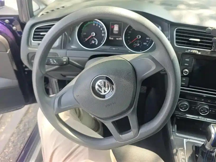 2020 Golf EV — миниатюра 15