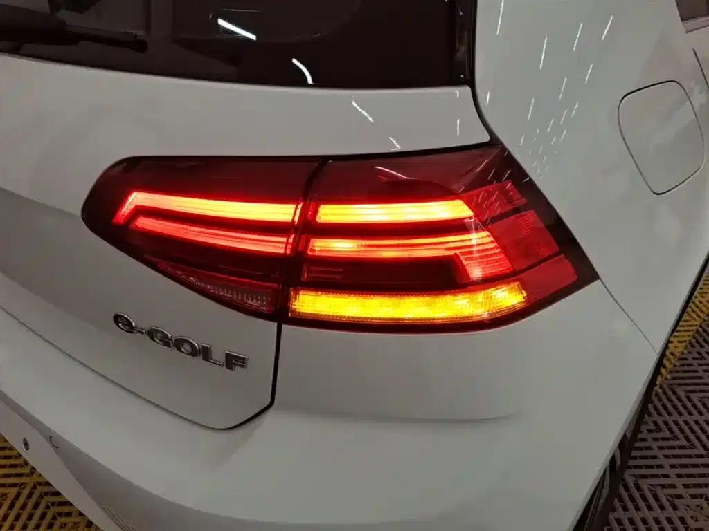 2020 Golf EV — миниатюра 8