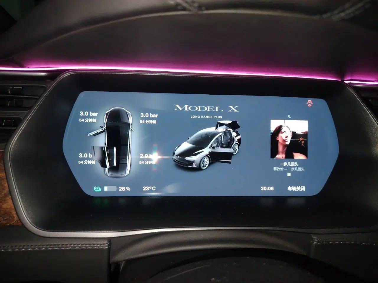 Tesla Model X 2020 Long-Range Upgrade Version — миниатюра 12
