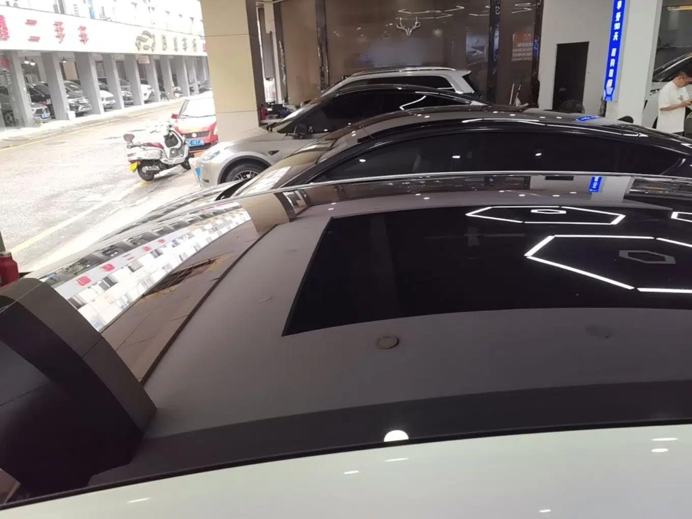 Tesla Model Y L 2025 Model Long-Range All-Wheel-Drive Version — миниатюра 11