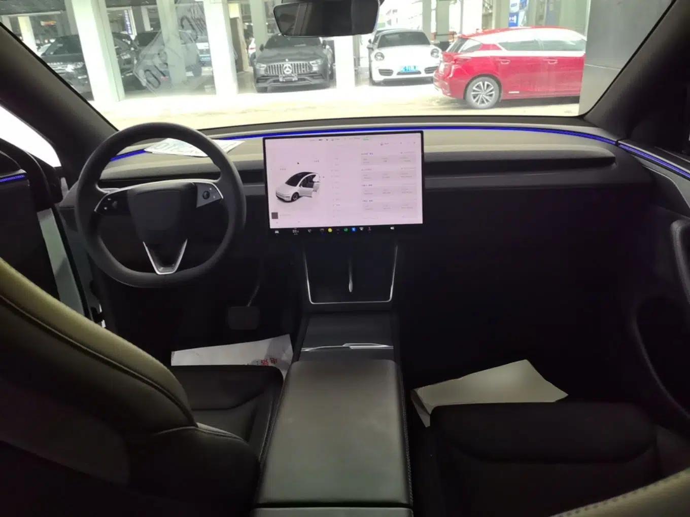 Tesla Model Y L 2025 Model Long-Range All-Wheel-Drive Version — миниатюра 13