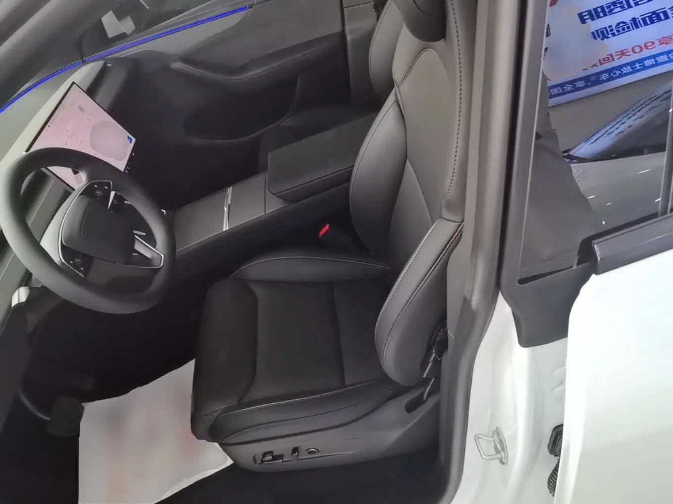 Tesla Model Y L 2025 Model Long-Range All-Wheel-Drive Version — миниатюра 18