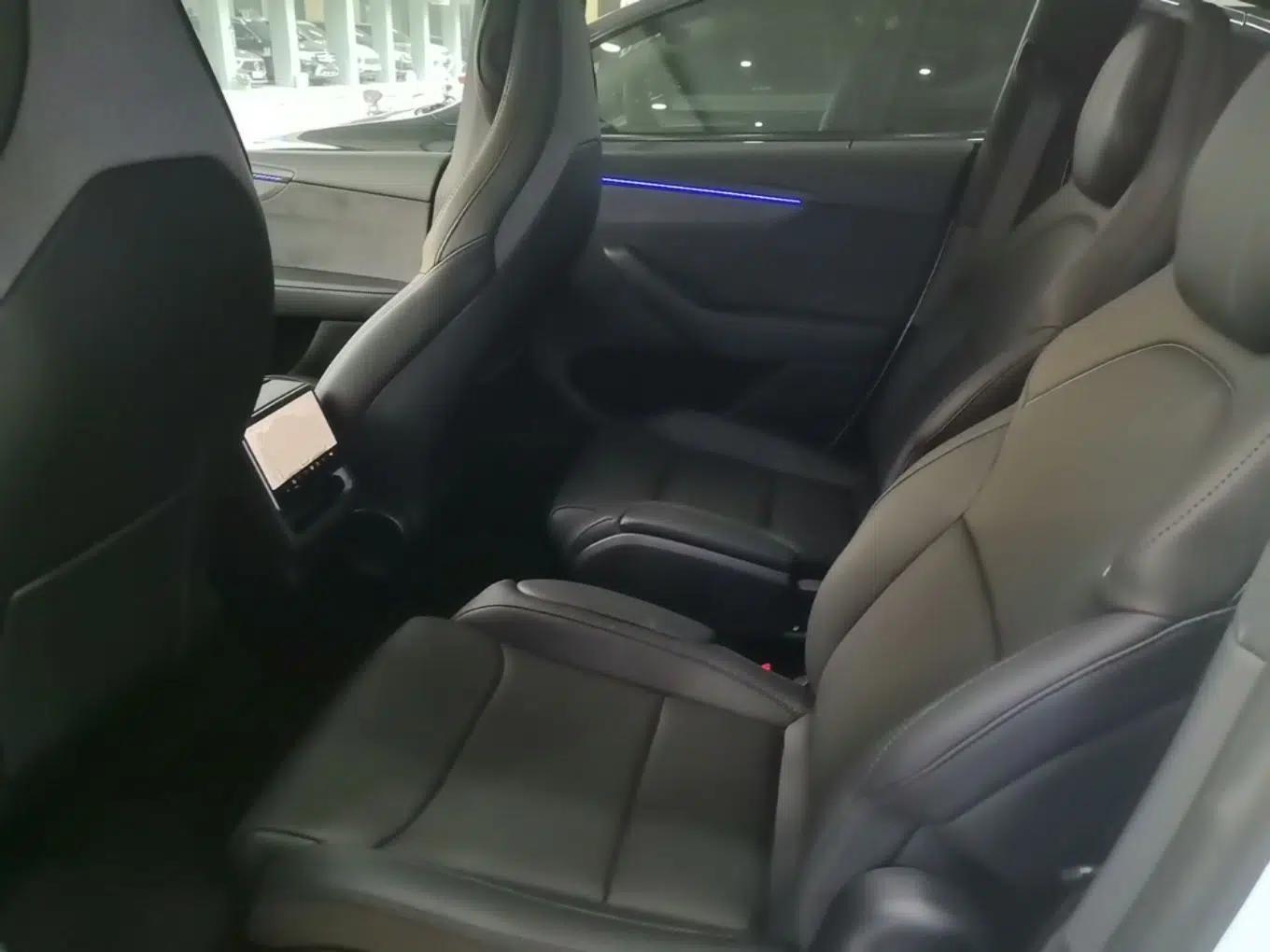 Tesla Model Y L 2025 Model Long-Range All-Wheel-Drive Version — миниатюра 20
