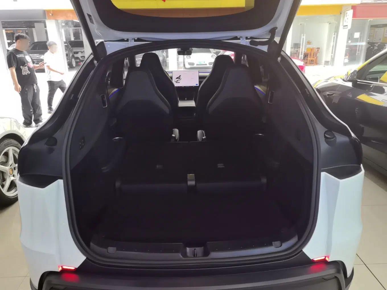 Tesla Model Y L 2025 Model Long-Range All-Wheel-Drive Version — миниатюра 22