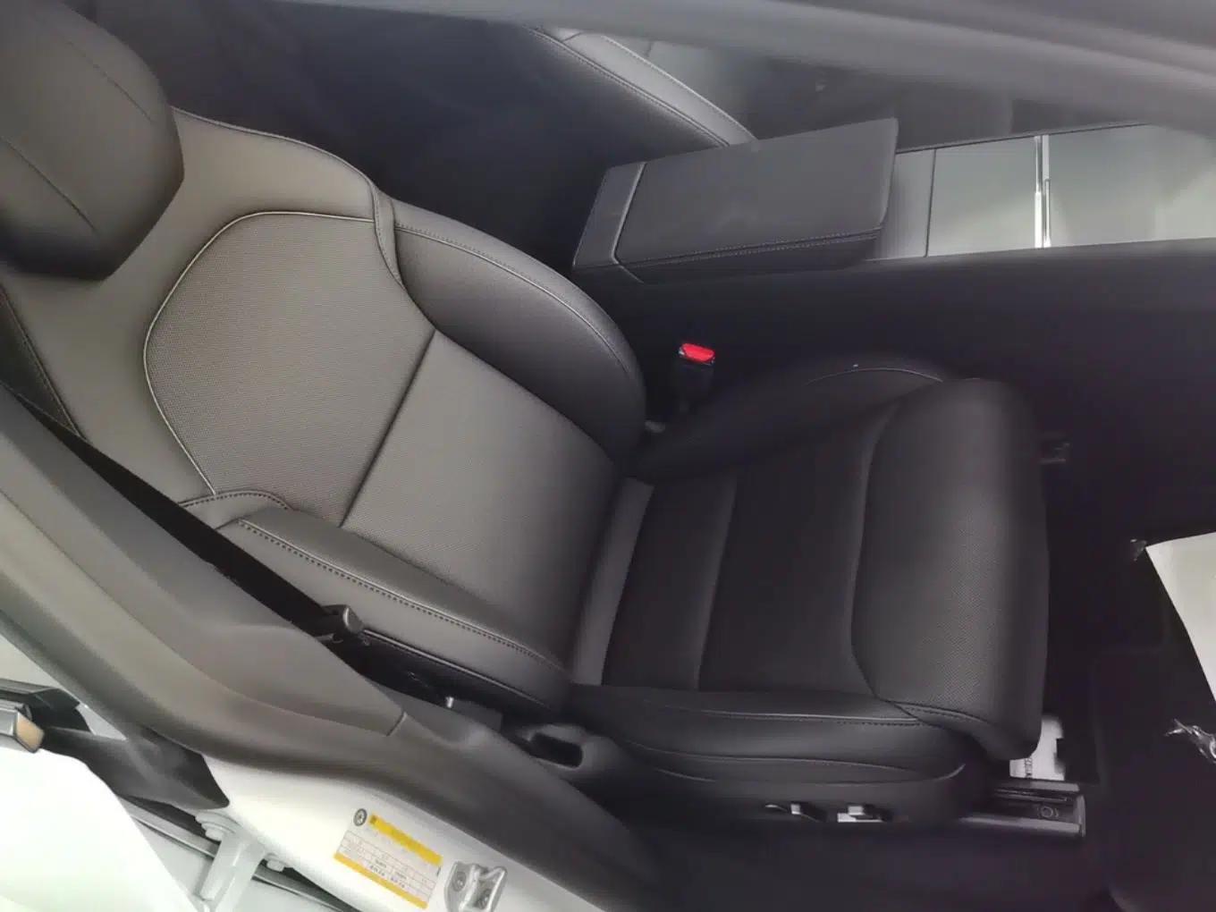Tesla Model Y L 2025 Model Long-Range All-Wheel-Drive Version — миниатюра 23
