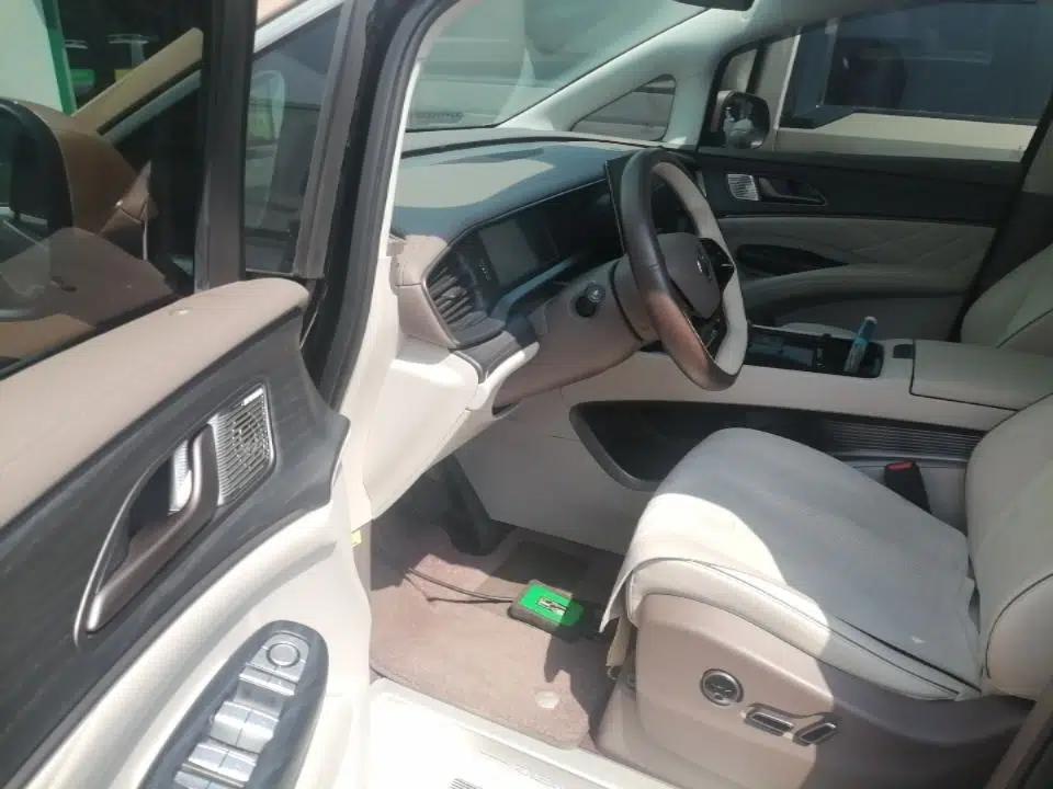 Denza D9 2022 DM-i 970 Four-Wheel Drive Flagship Model — миниатюра 19