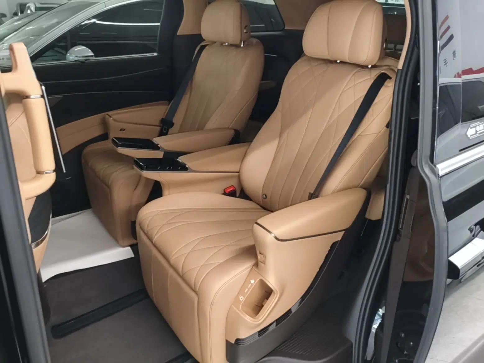 Denza D9 2025 DM-i Intelligent Drive 1020 Four-Wheel Drive Flagship Model — миниатюра 20