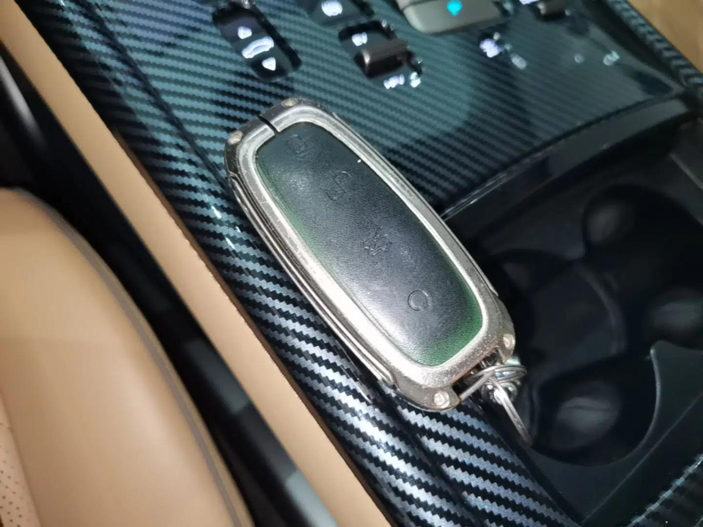 Denza D9 2022 DM-i 970 Four-Wheel Drive Flagship Model — миниатюра 12