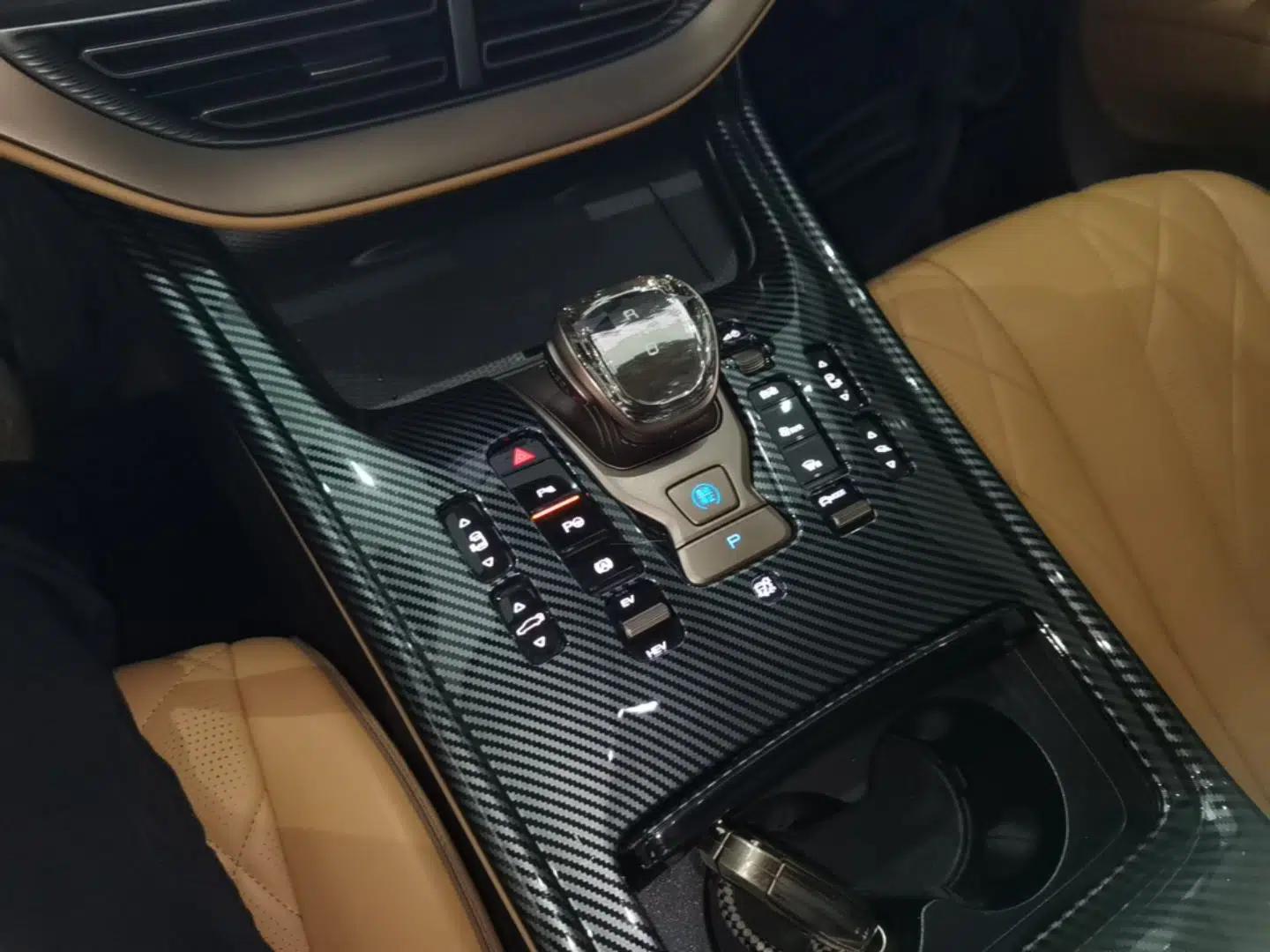 Denza D9 2022 DM-i 970 Four-Wheel Drive Flagship Model — миниатюра 17